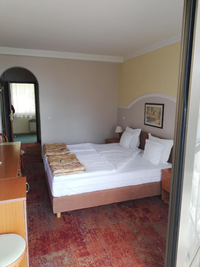 Hotel Makpetrol סטרוגה מראה חיצוני תמונה