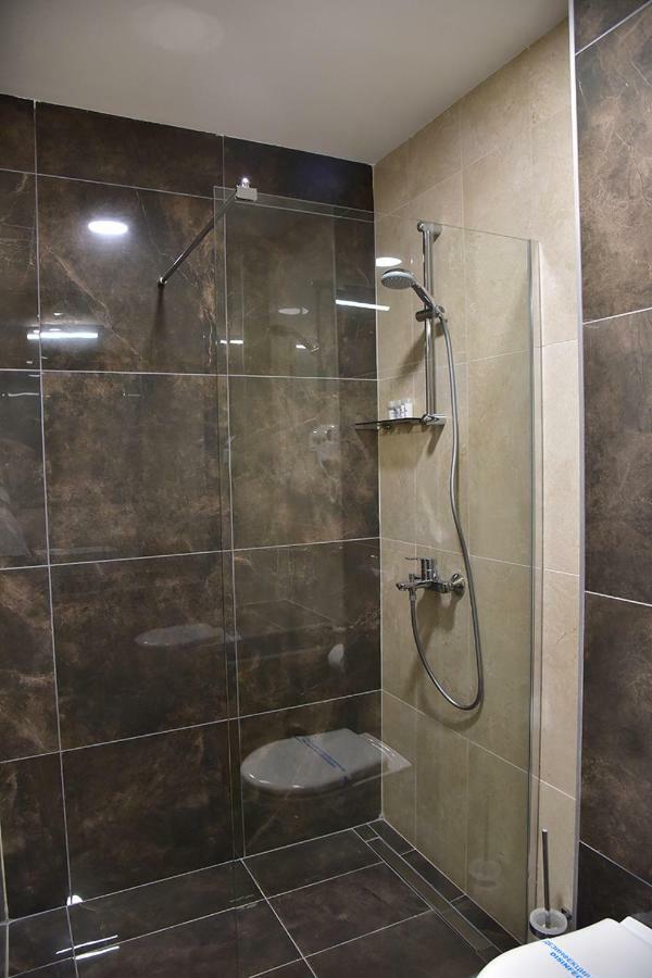 Hotel Makpetrol סטרוגה מראה חיצוני תמונה